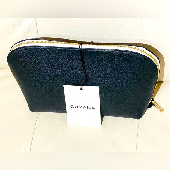 CUYANA BLACK LEATHER PEBBLE TRAVEL ACCESSORY CASE W/GOLD ZIPPER🌟🌟🌟NWT - Picture 9 of 15